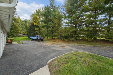 Tiny photo for 185 Groveport Pike 14D #14D, Canal Winchester, OH 43110 (MLS # 226039272)