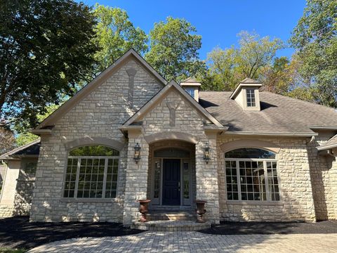 Photo of 5055 Slate Run Woods Court, Upper Arlington, OH 43220 (MLS # 225038367)