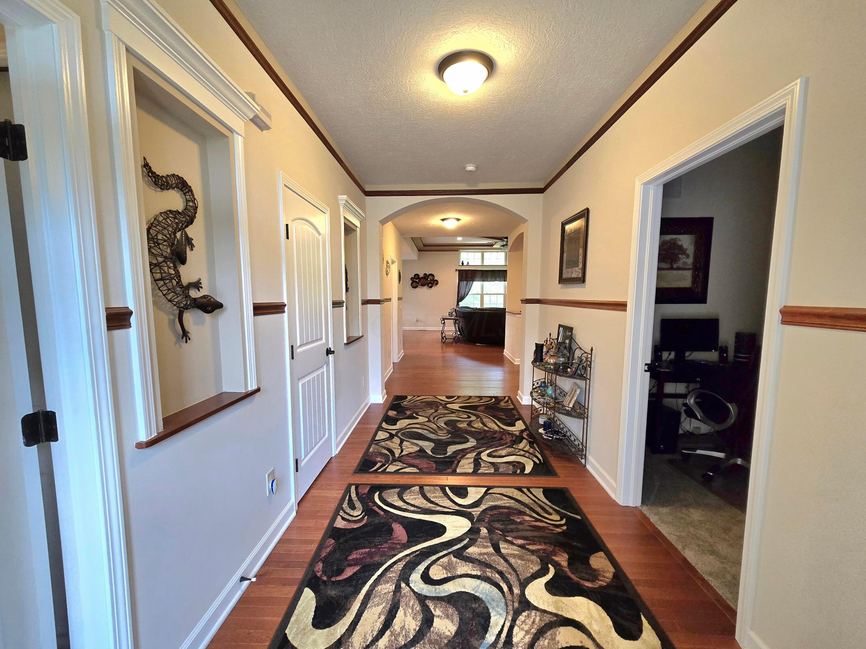 8701 Creekwood Place, Canal Winchester, Ohio image 3