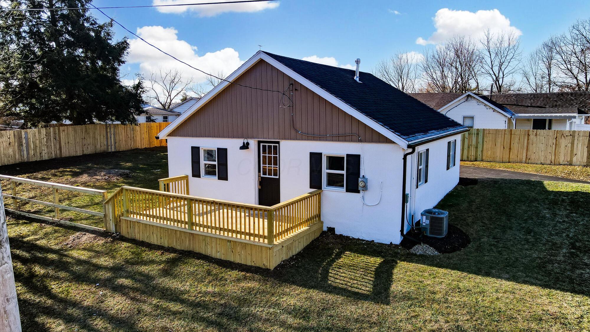 1085 Hillcrest Avenue, Springfield, Ohio image 2