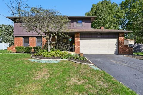 Photo of 1800 Lakehill Court, Columbus, OH 43229 (MLS # 225039151)