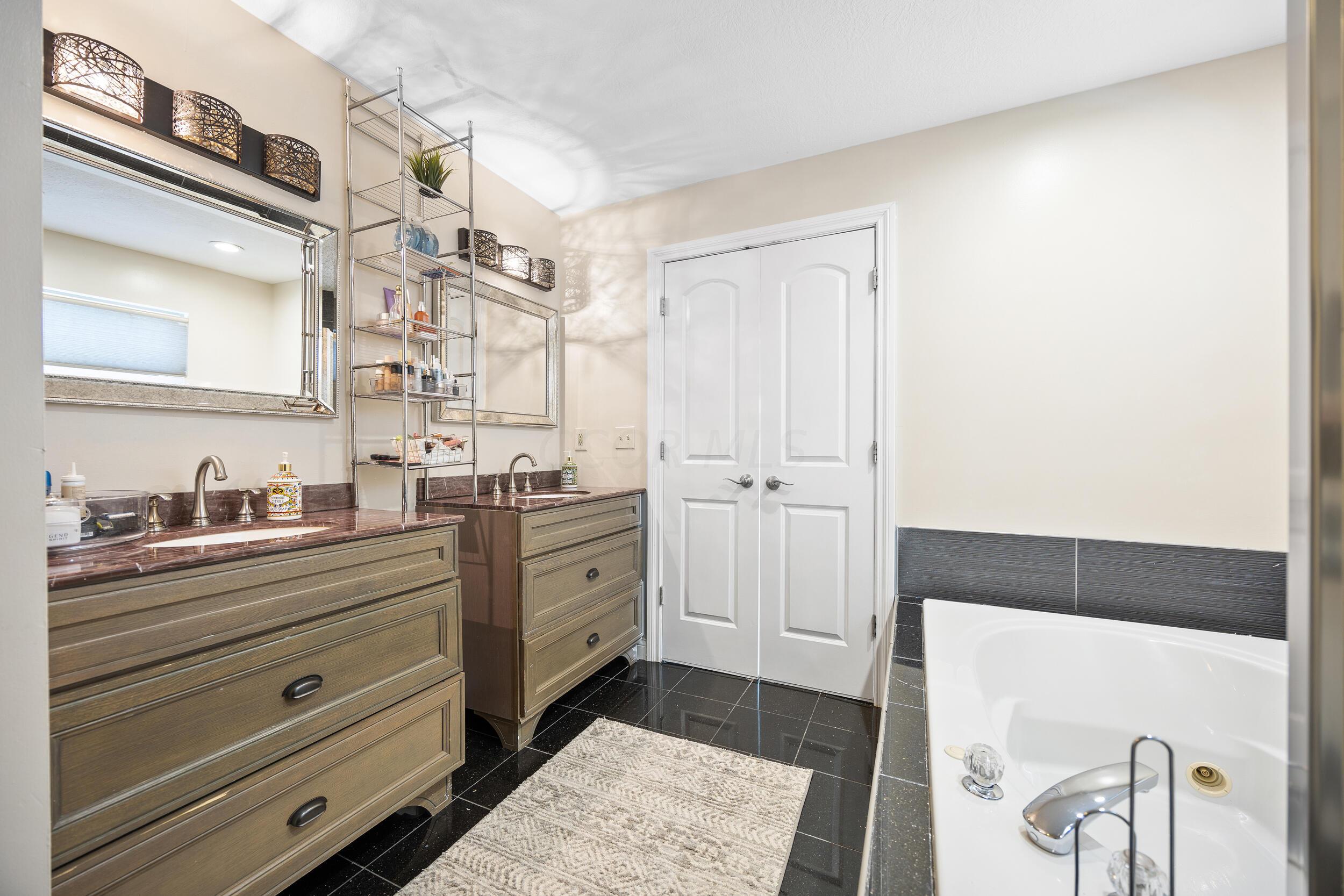 5042 Silver Woods Lane, Dublin, Ohio image 29