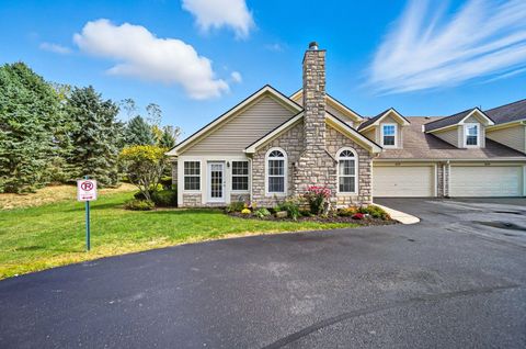 Photo of 6247 Hampton Green Place D #D, Dublin, OH 43016 (MLS # 225038276)