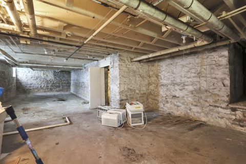 Tiny photo for 711 Oakwood Avenue, Columbus, OH 43205 (MLS # 225037508)