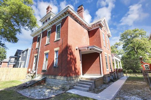 Tiny photo for 711 Oakwood Avenue, Columbus, OH 43205 (MLS # 225037508)