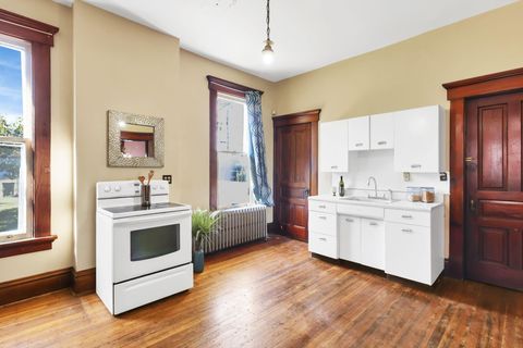 Tiny photo for 711 Oakwood Avenue, Columbus, OH 43205 (MLS # 225037508)