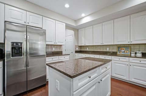 Tiny photo for 5712 Buckeye Parkway Parkway, Grove City, OH 43123 (MLS # 225037599)