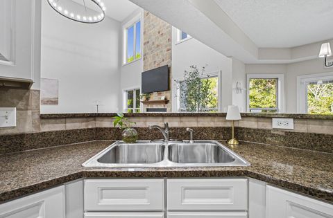 Tiny photo for 5712 Buckeye Parkway Parkway, Grove City, OH 43123 (MLS # 225037599)
