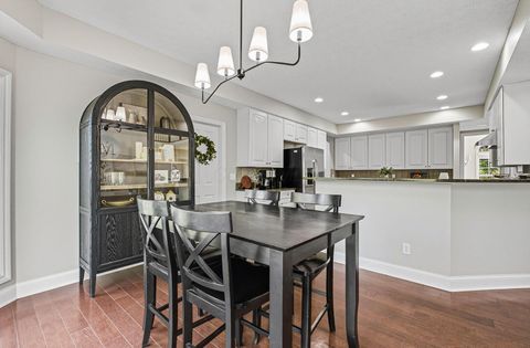 Tiny photo for 5712 Buckeye Parkway Parkway, Grove City, OH 43123 (MLS # 225037599)