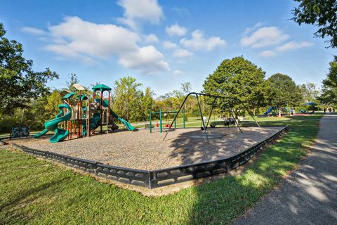 Tiny photo for 5712 Buckeye Parkway Parkway, Grove City, OH 43123 (MLS # 225037599)