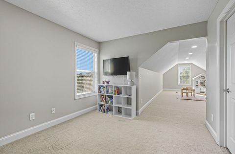 Tiny photo for 5712 Buckeye Parkway Parkway, Grove City, OH 43123 (MLS # 225037599)