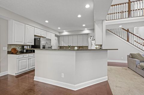 Tiny photo for 5712 Buckeye Parkway Parkway, Grove City, OH 43123 (MLS # 225037599)
