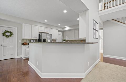 Tiny photo for 5712 Buckeye Parkway Parkway, Grove City, OH 43123 (MLS # 225037599)