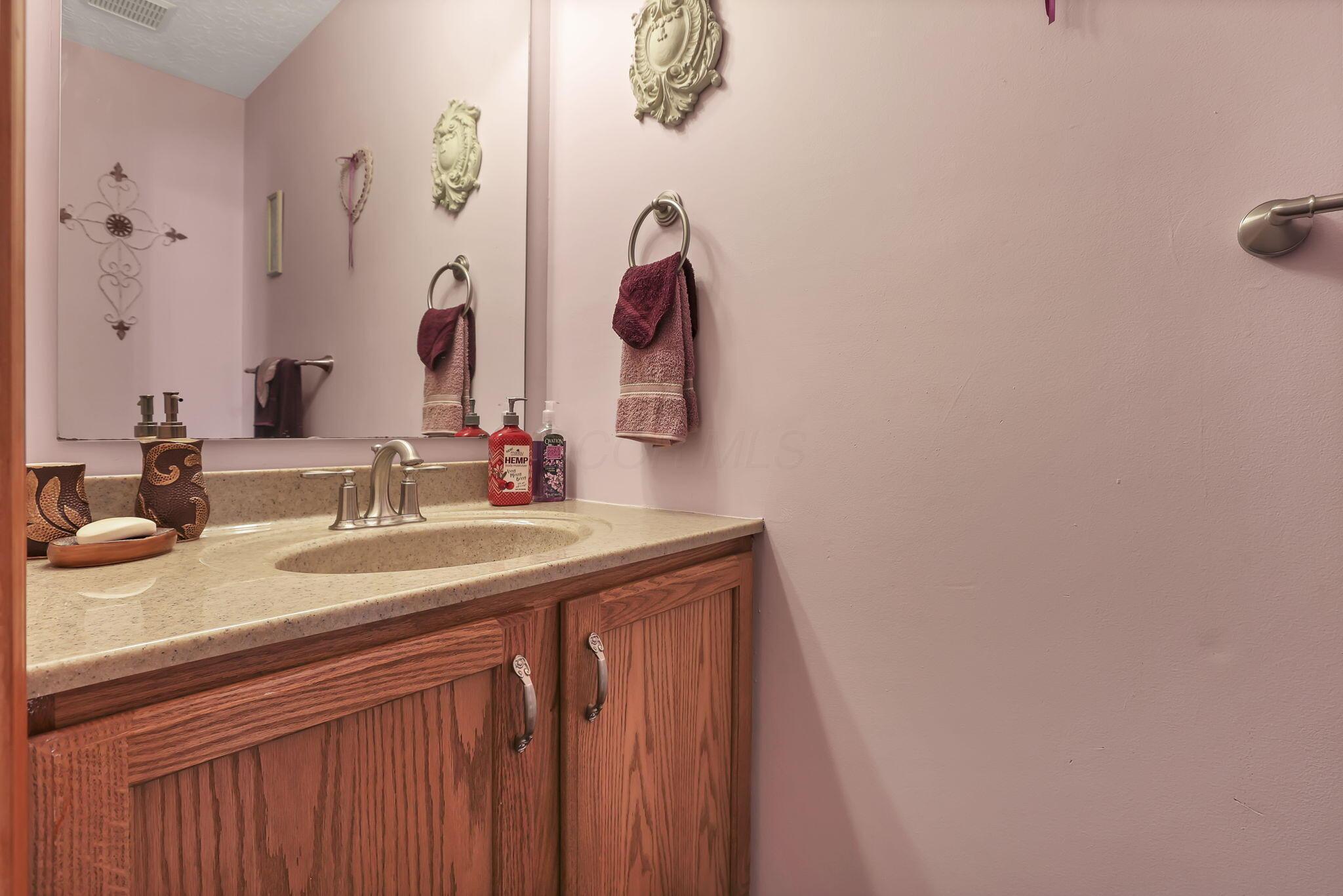 6324 Rossmore Lane, Canal Winchester, Ohio image 33