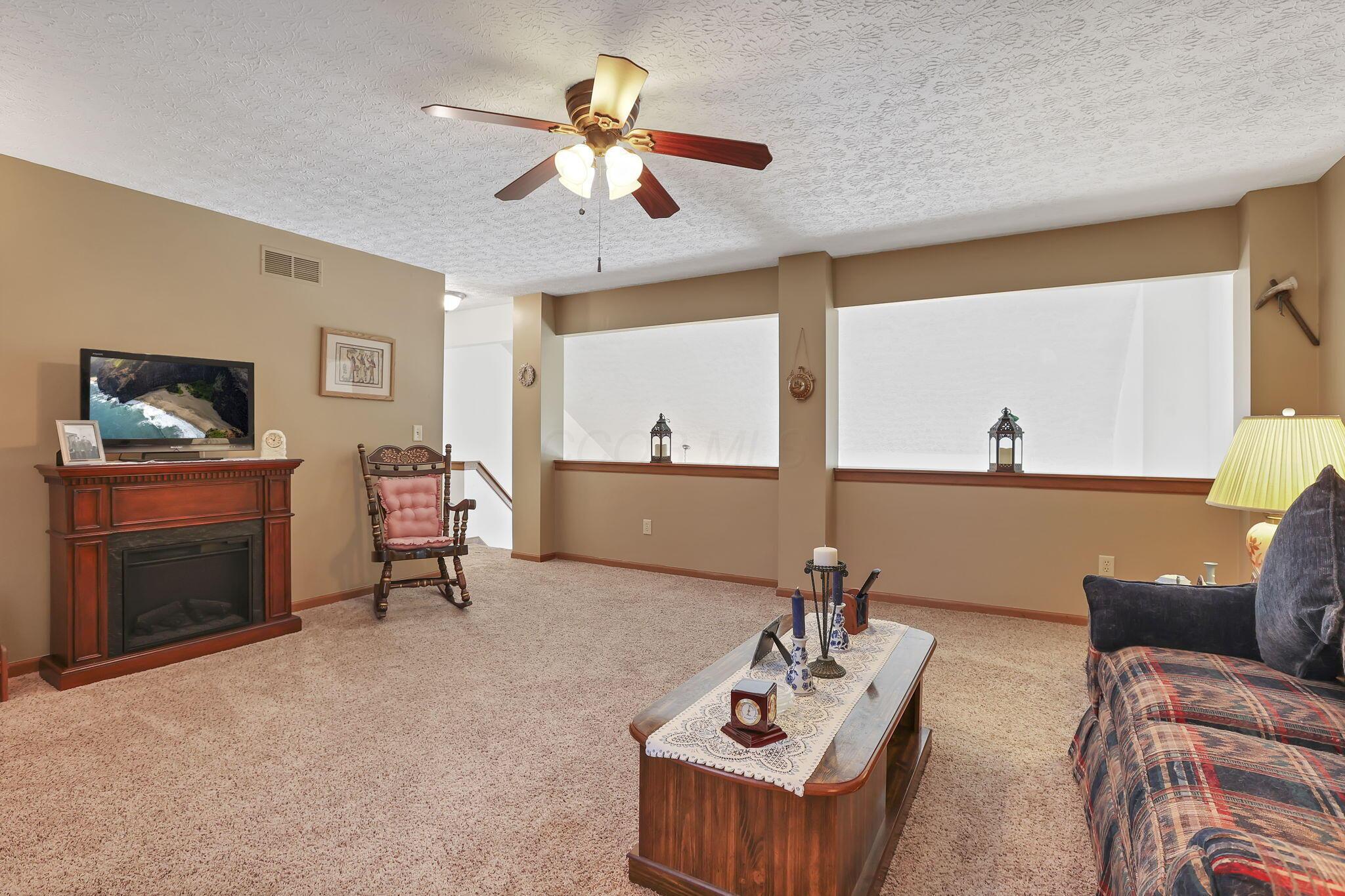 6324 Rossmore Lane, Canal Winchester, Ohio image 37