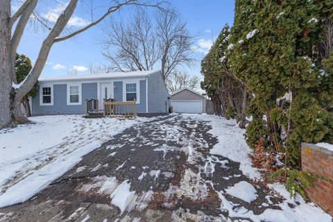 Photo of 1607 Red Leaf Lane, Columbus, OH 43223 (MLS # 225044964)