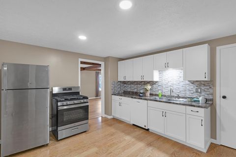 Tiny photo for 1607 Red Leaf Lane, Columbus, OH 43223 (MLS # 225044964)