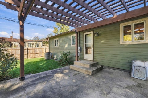 Tiny photo for 1765 Ivyhill Loop N, Columbus, OH 43229 (MLS # 226040005)