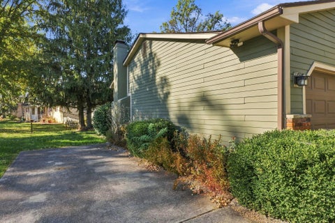 Tiny photo for 1765 Ivyhill Loop N, Columbus, OH 43229 (MLS # 226040005)