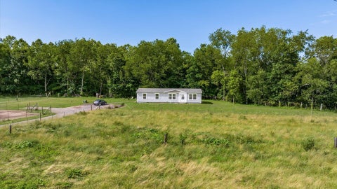 Tiny photo for 400 N Vernon Avenue, Newark, OH 43055 (MLS # 226021839)