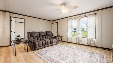 Tiny photo for 400 N Vernon Avenue, Newark, OH 43055 (MLS # 226021839)