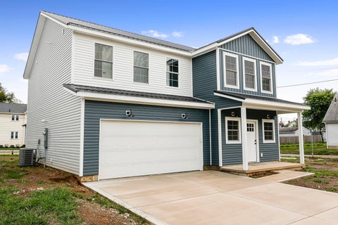 Tiny photo for 162 W Locust Street, Newark, OH 43055 (MLS # 226036548)