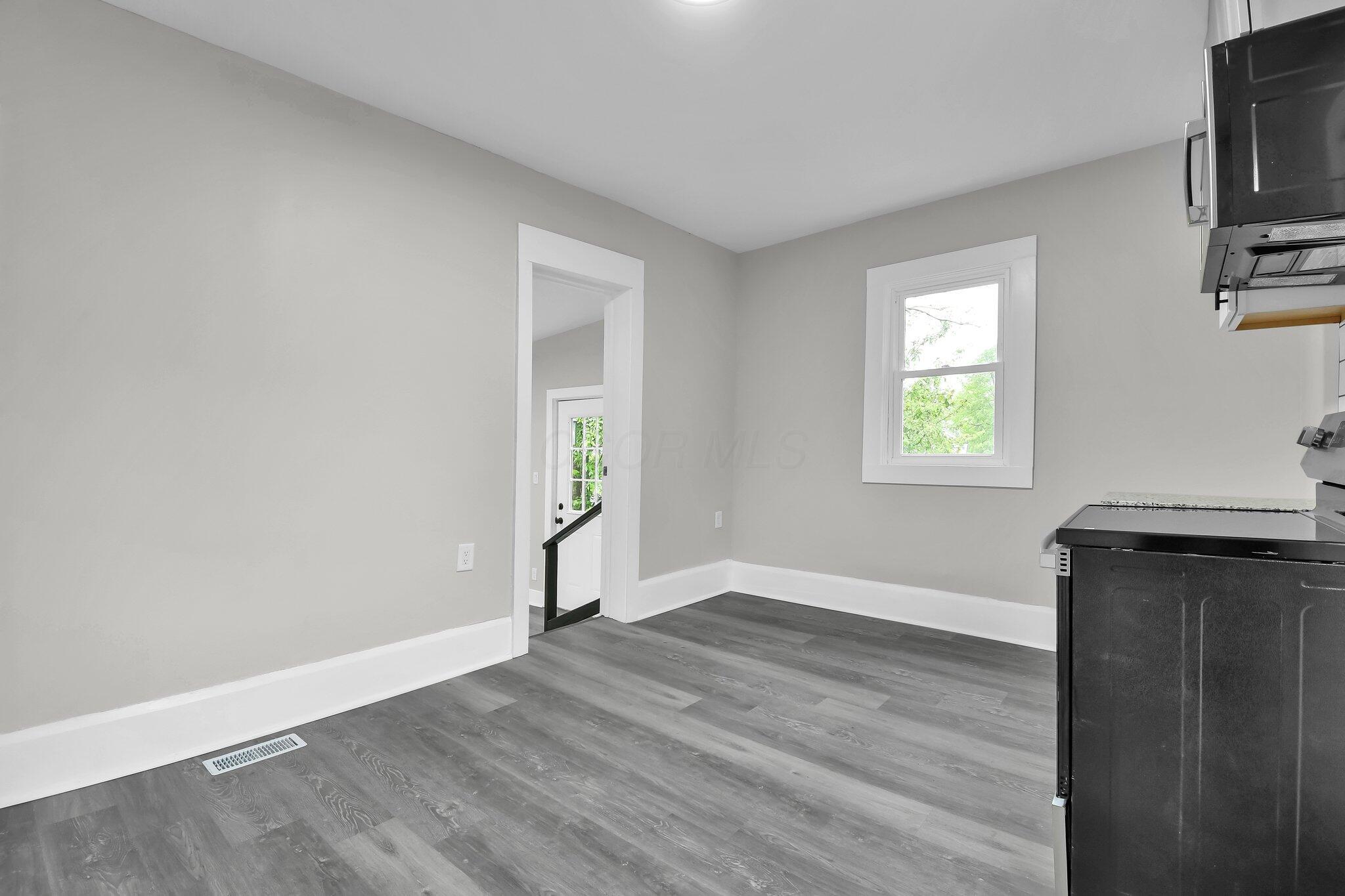 44 W 4th Street, Fredericktown, Ohio image 12