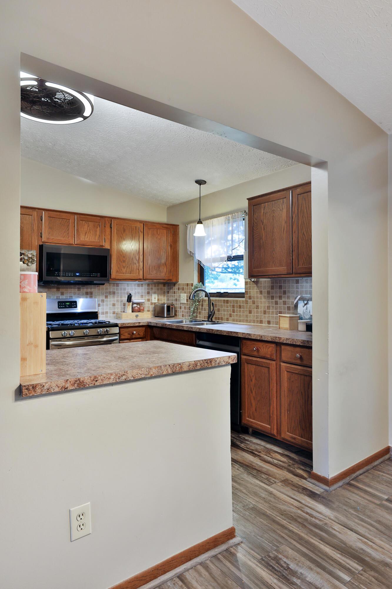 412 Greencamp Drive, Columbus, Ohio image 13