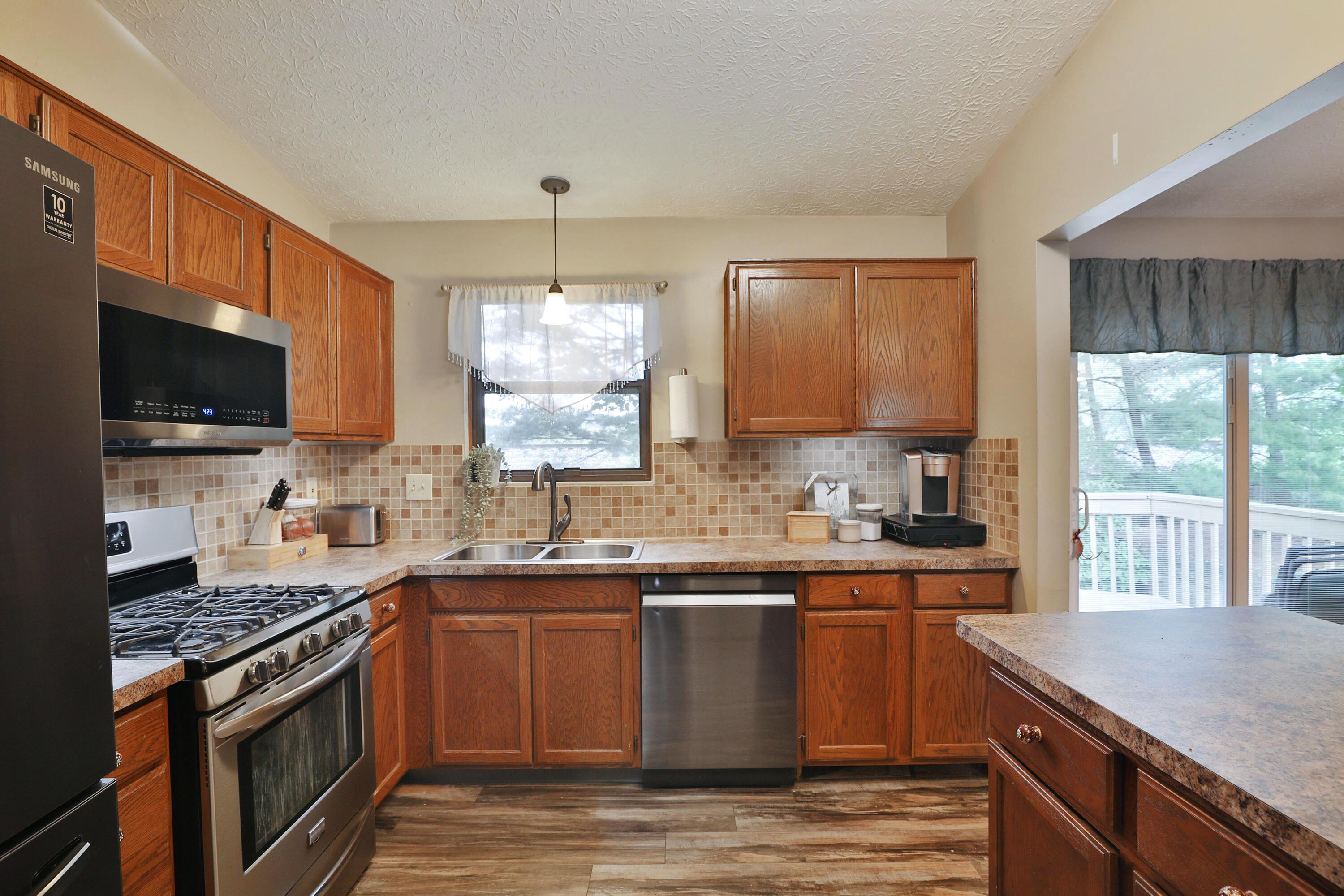 412 Greencamp Drive, Columbus, Ohio image 16