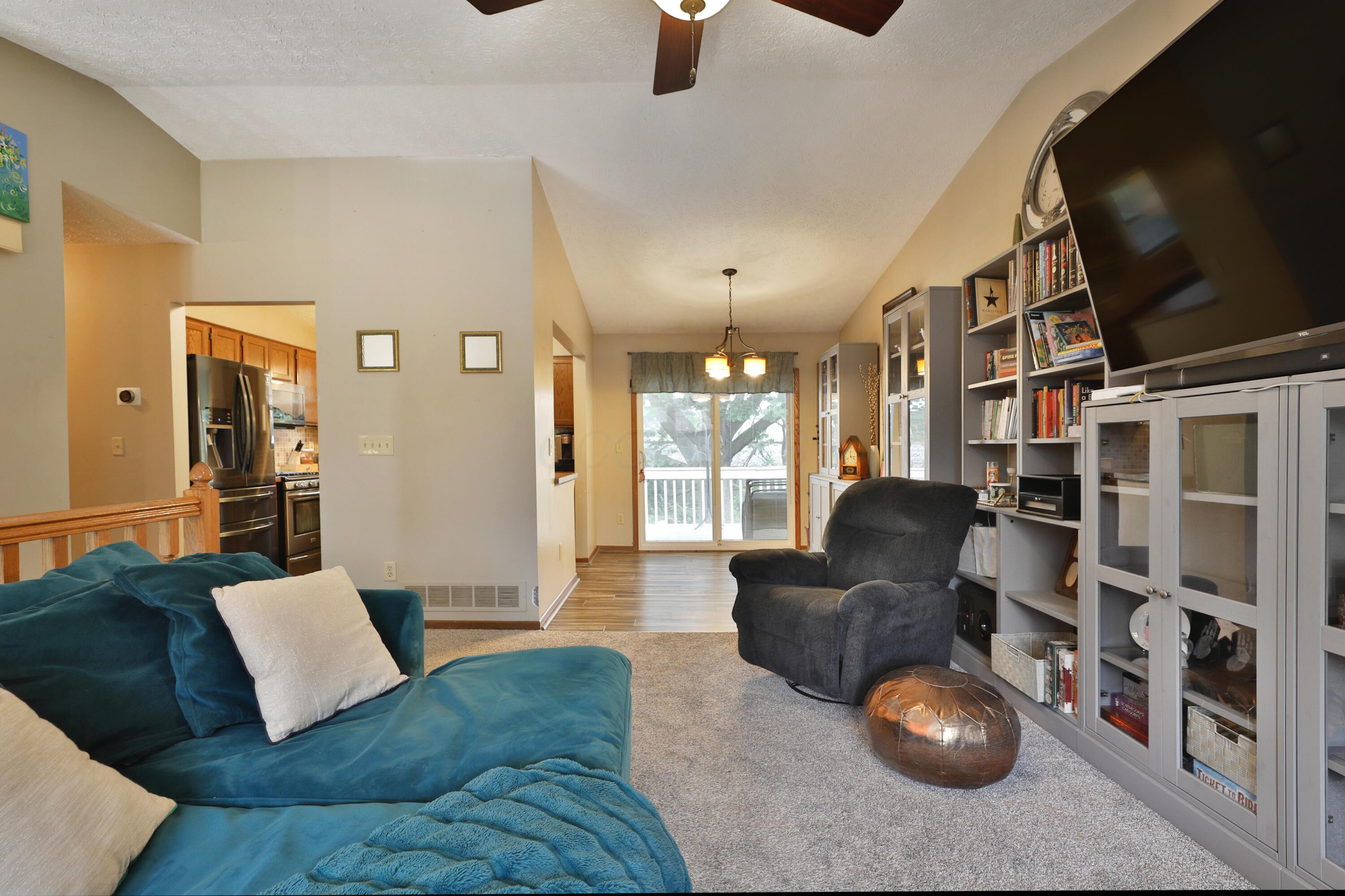 412 Greencamp Drive, Columbus, Ohio image 9