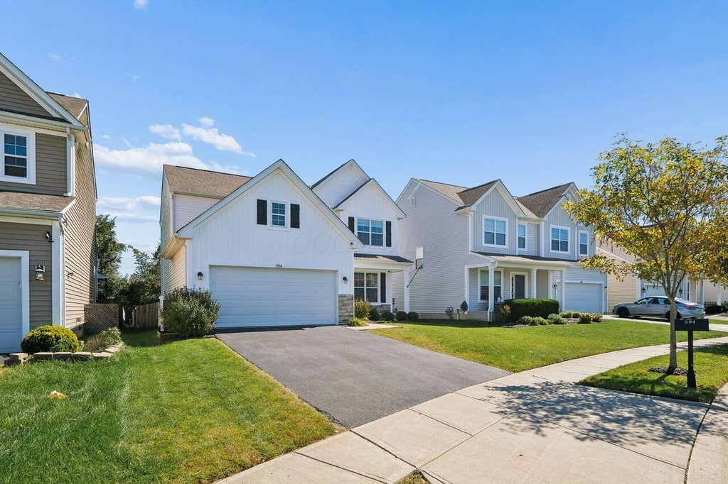Photo of 594 Eisen Drive, Blacklick, OH 43004 (MLS # 226037275)