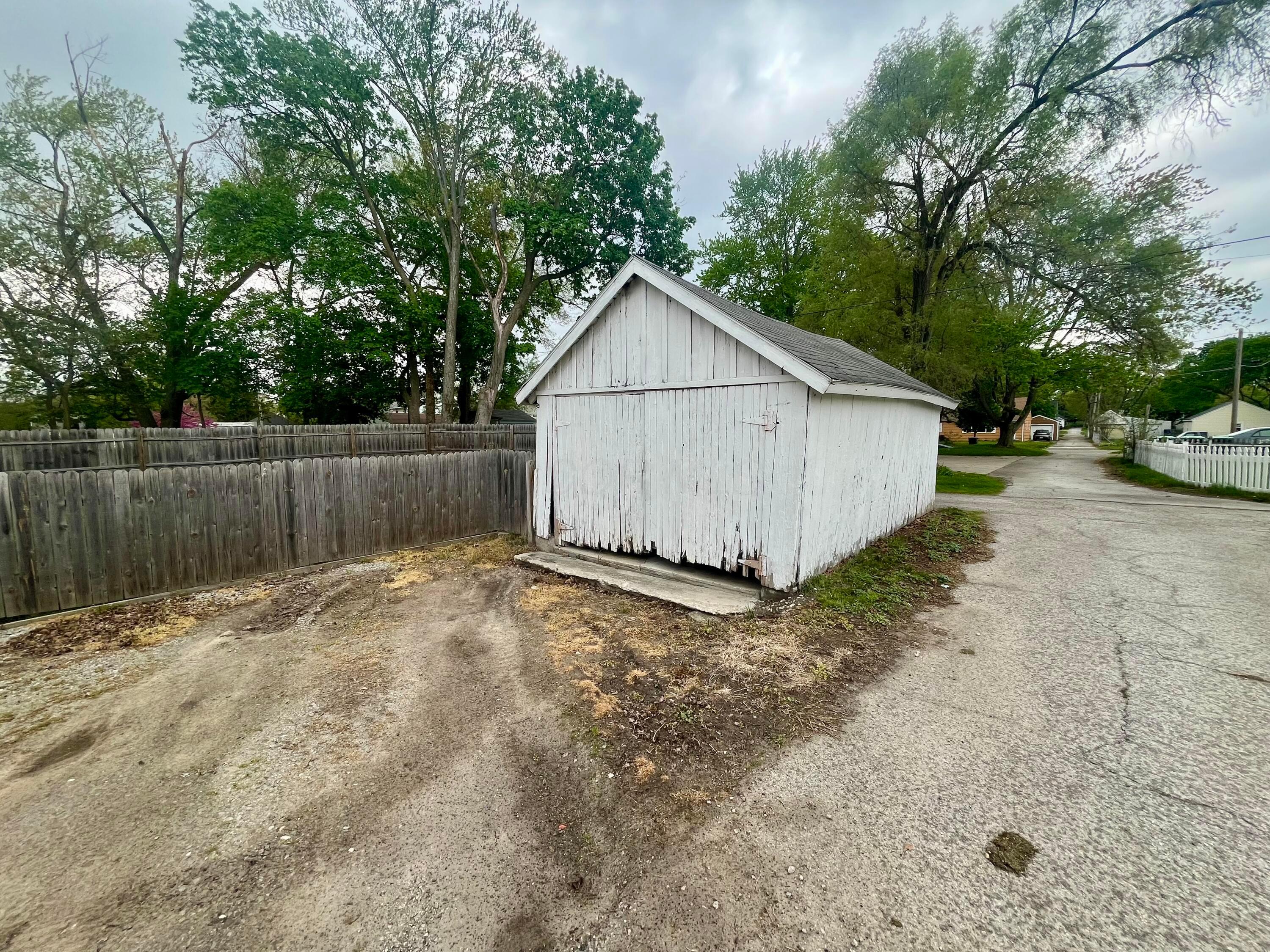 215 Ada Avenue, Bowling Green, Ohio image 5