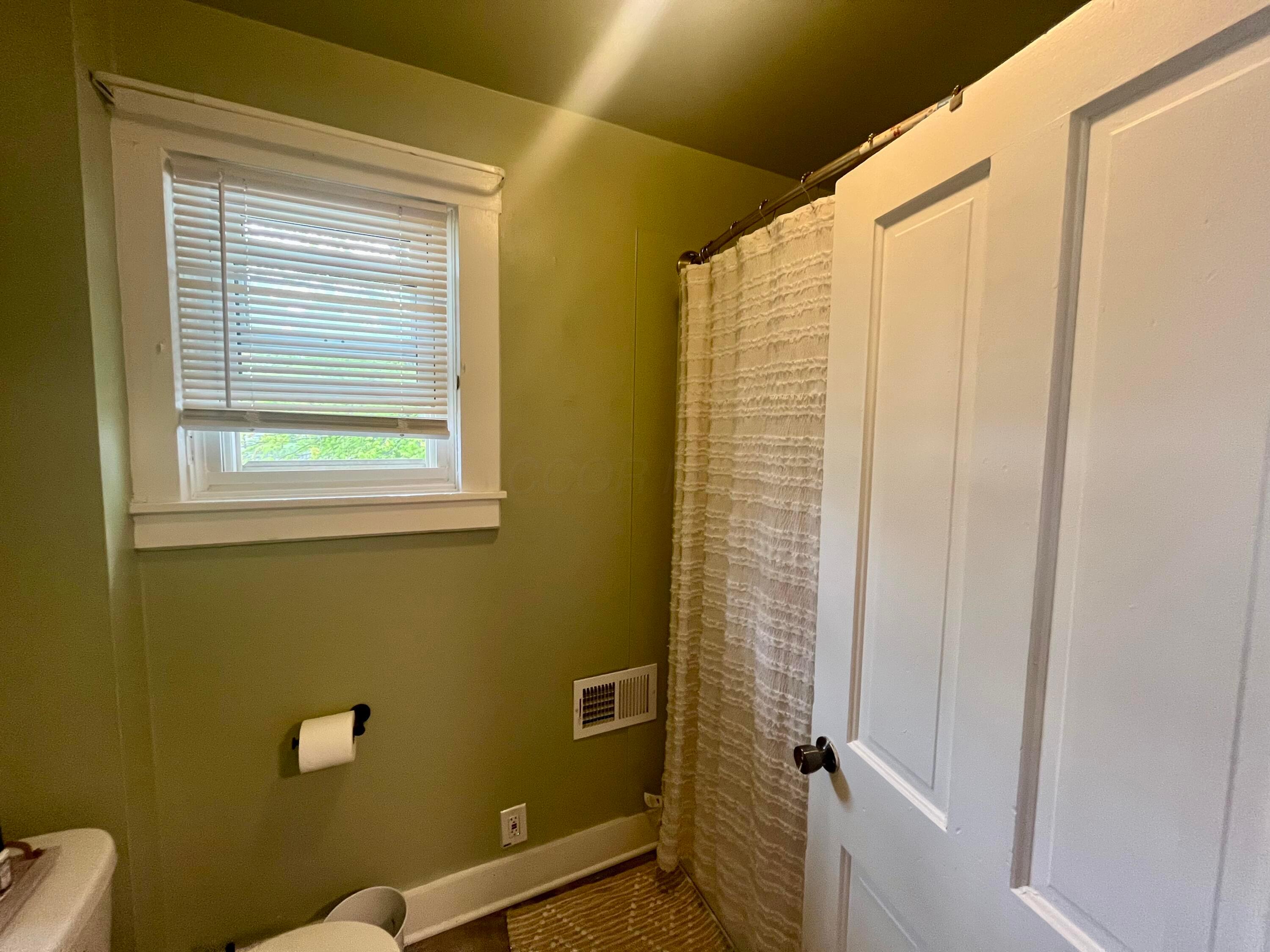 215 Ada Avenue, Bowling Green, Ohio image 30