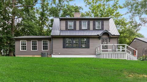 Photo of 1224 Marwood Drive, Zanesville, OH 43701 (MLS # 226028733)