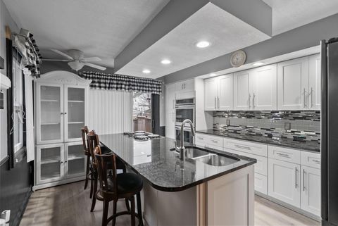 Tiny photo for 1201 E 20th Avenue, Columbus, OH 43211 (MLS # 226000579)