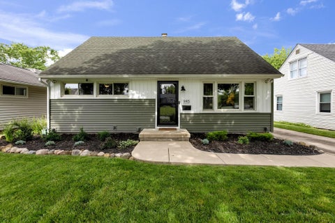 Photo of 945 Eastmoor Boulevard, Columbus, OH 43209 (MLS # 226019944)