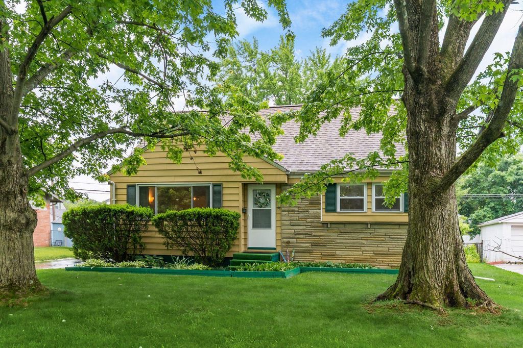 Photo of 1451 Shanley Drive, Columbus, OH 43224 (MLS # 226018536)