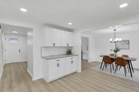 Tiny photo for 5300 Wagon Wheel Lane, Columbus, OH 43230 (MLS # 226000754)