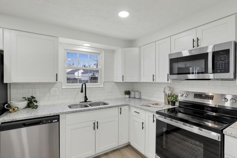 Tiny photo for 5300 Wagon Wheel Lane, Columbus, OH 43230 (MLS # 226000754)