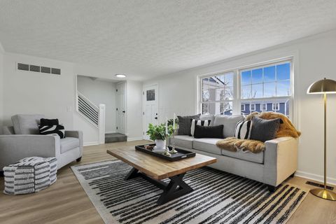 Tiny photo for 5300 Wagon Wheel Lane, Columbus, OH 43230 (MLS # 226000754)