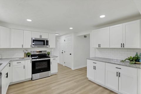 Tiny photo for 5300 Wagon Wheel Lane, Columbus, OH 43230 (MLS # 226000754)