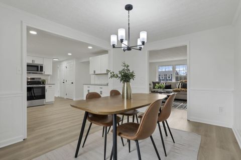 Tiny photo for 5300 Wagon Wheel Lane, Columbus, OH 43230 (MLS # 226000754)