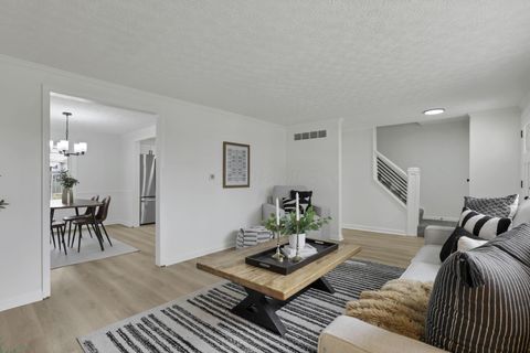 Tiny photo for 5300 Wagon Wheel Lane, Columbus, OH 43230 (MLS # 226000754)