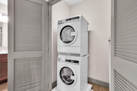 Tiny photo for 51 N High Street 503 #503, Columbus, OH 43215 (MLS # 226000933)