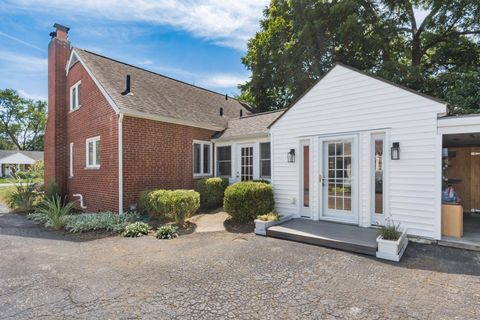 Photo of 278 E Dominion Boulevard, Columbus, OH 43214 (MLS # 225028370)