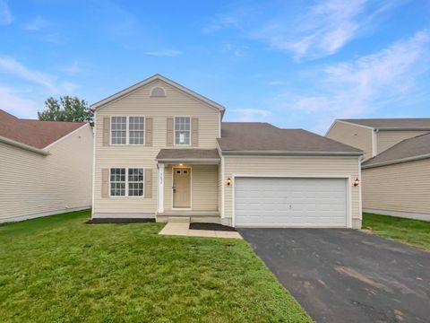 Photo of 3692 Fountain Cove Lane, Grove City, OH 43123 (MLS # 225028880)