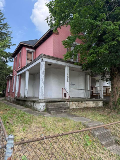 Photo of 910 S Champion Avenue, Columbus, OH 43206 (MLS # 226021972)