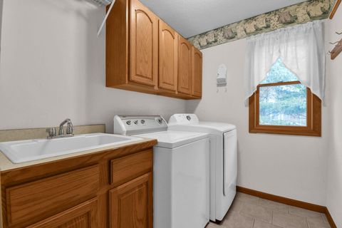 Tiny photo for 28 Calumet Drive N, Granville, OH 43023 (MLS # 226002831)