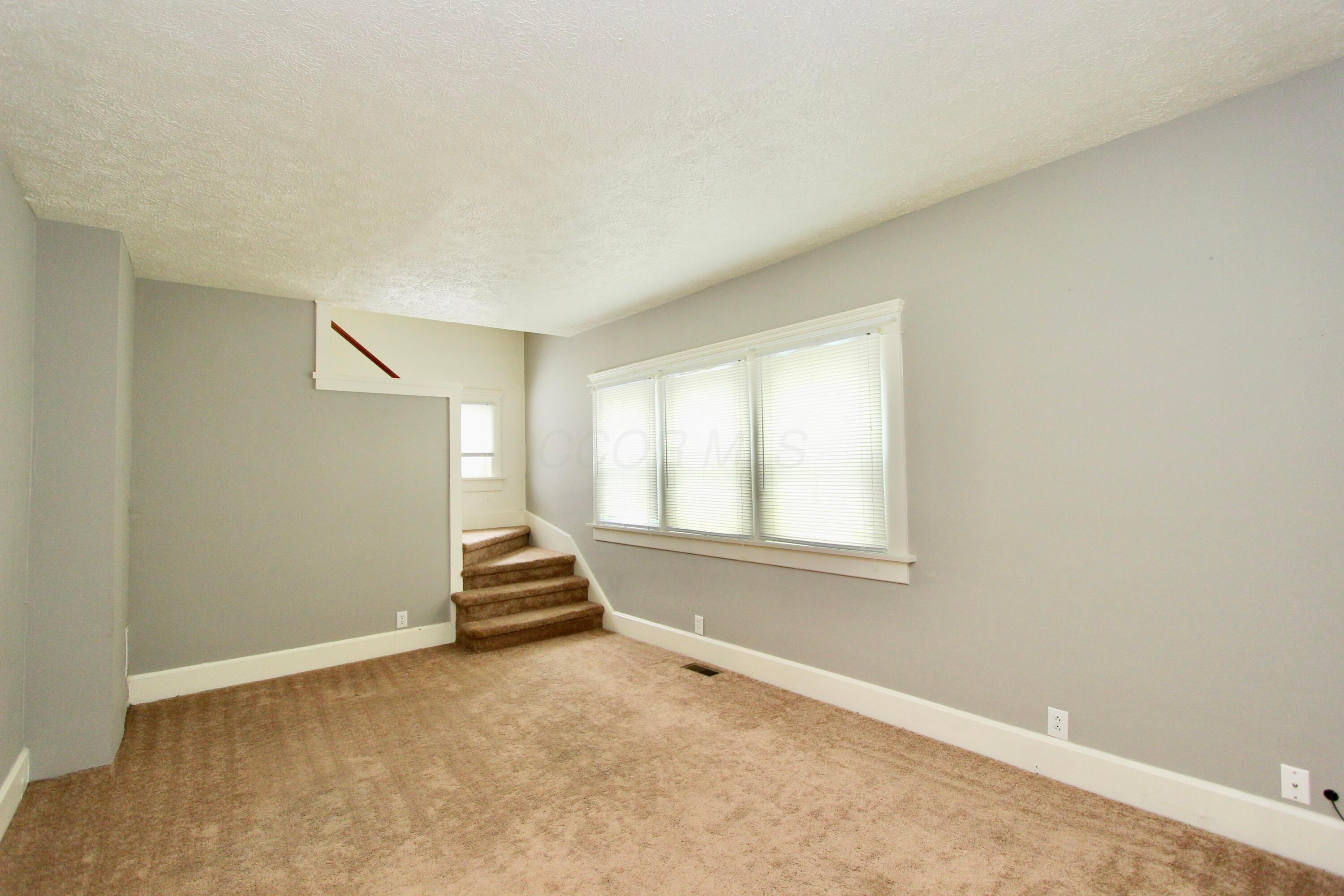838 Oak Grove Avenue
