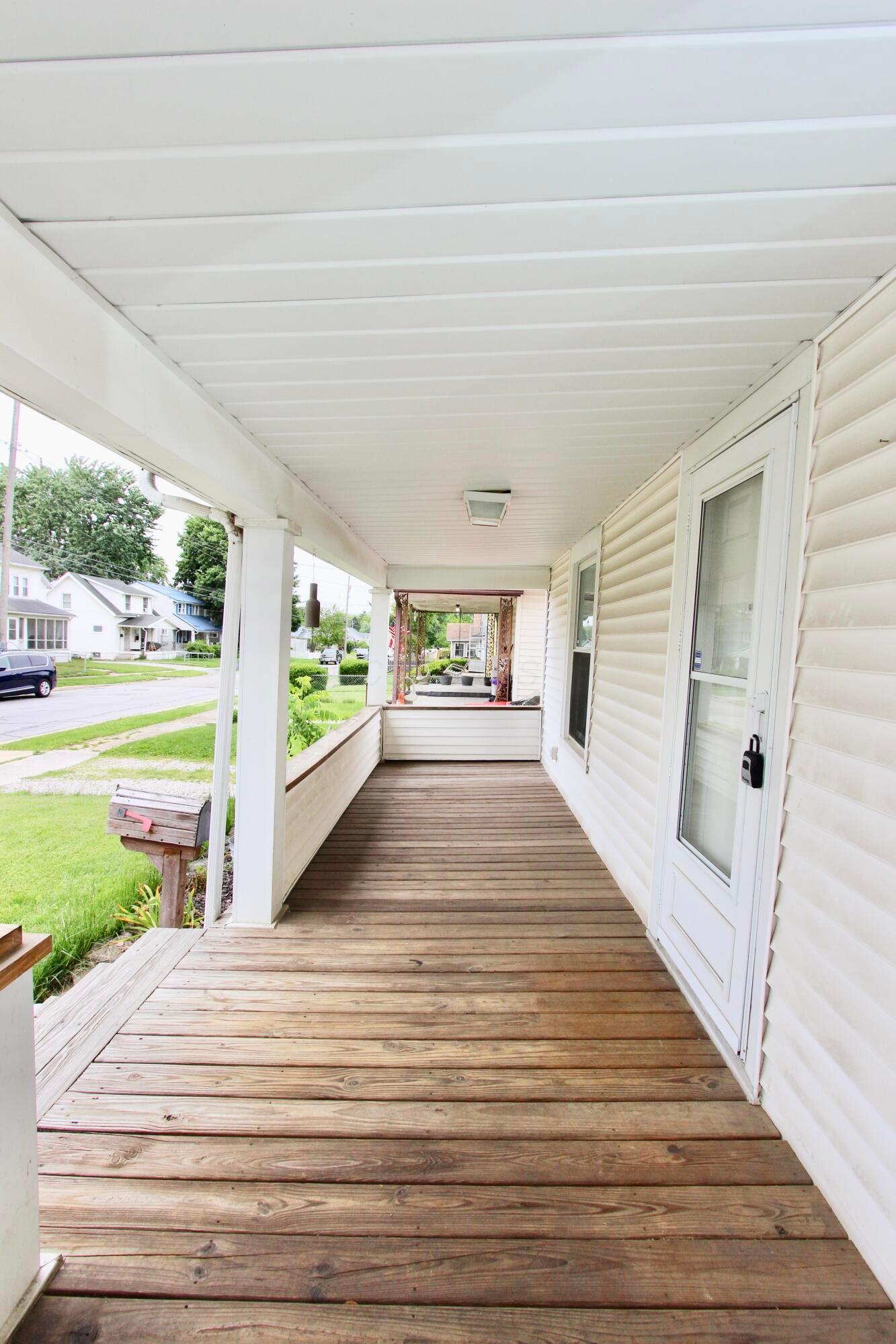 838 Oak Grove Avenue